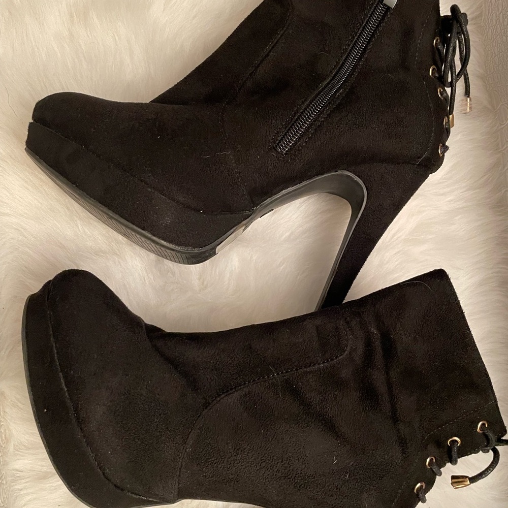 TOP MODA Women’s High Heel Boots.
